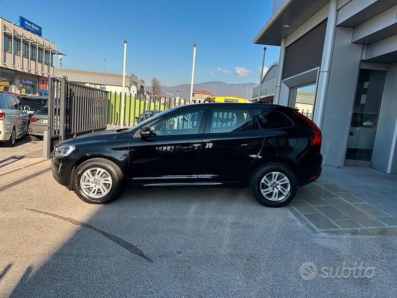 Usata Volvo XC60 Kinetic 149 CV (109 kW) 2016 Nero SUV