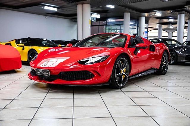 Usata Ferrari 296 829 CV (609 kW) 2024 Rosso Cabrio