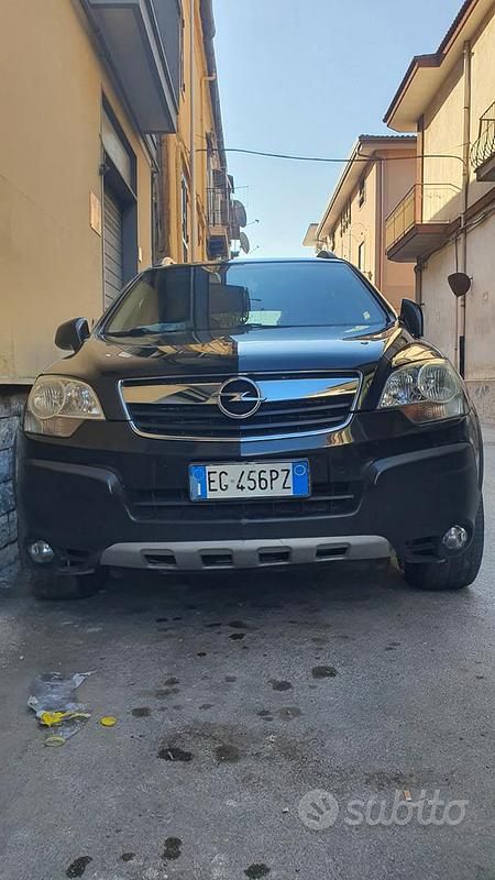 Usata Opel Antara 150 CV (110 kW) 2011 Nero SUV