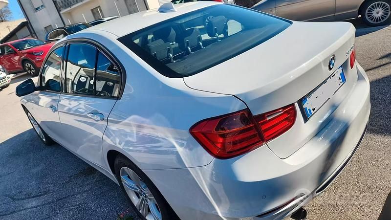 Usata BMW 320 Sport Line 190 CV (139 kW) 2015 Bianco Berlina