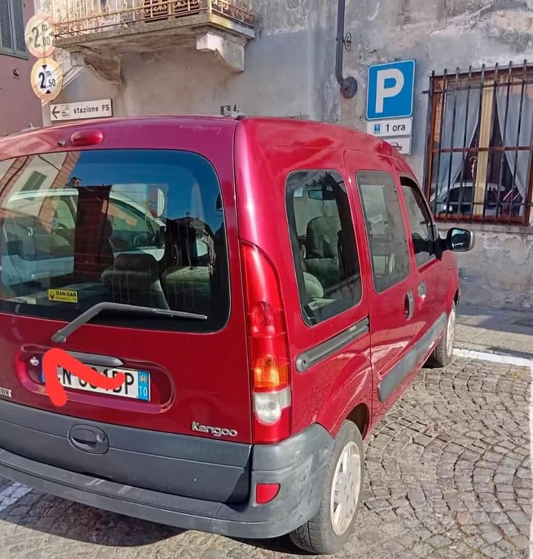 Usata Renault Kangoo 65 CV (47 kW) 2004 Rosso Monovolume