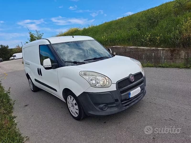 Usata Fiat Doblò 120 CV (88 kW) 2012 Bianco Monovolume