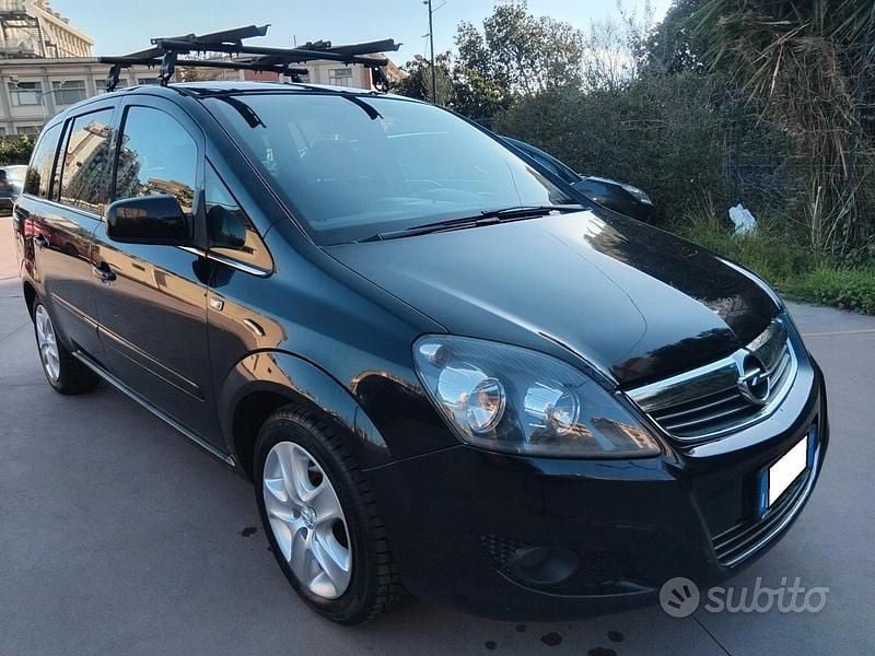 Usata Opel Zafira Eco 125 CV (91 kW) 2012 Nero Monovolume