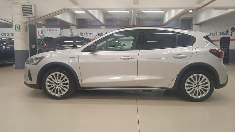 Usata Ford Focus Active 125 CV (91 kW) 2023 Argento/nero SUV