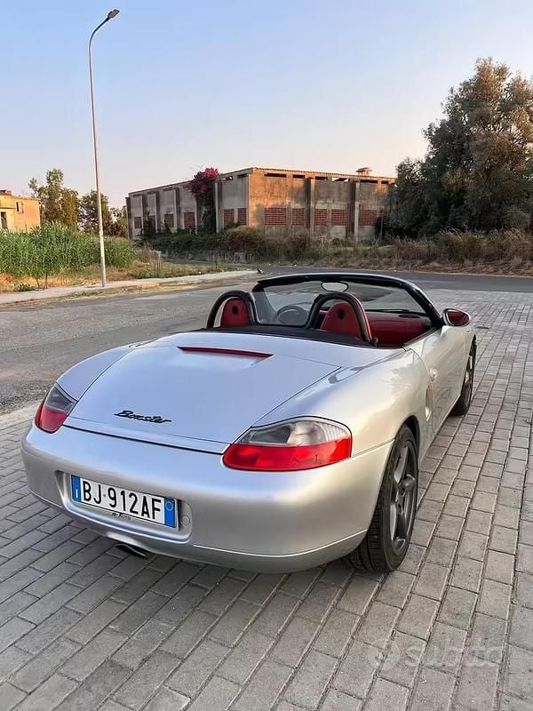 Usata Porsche Boxster 204 CV (150 kW) 1997 Grigio Cabrio