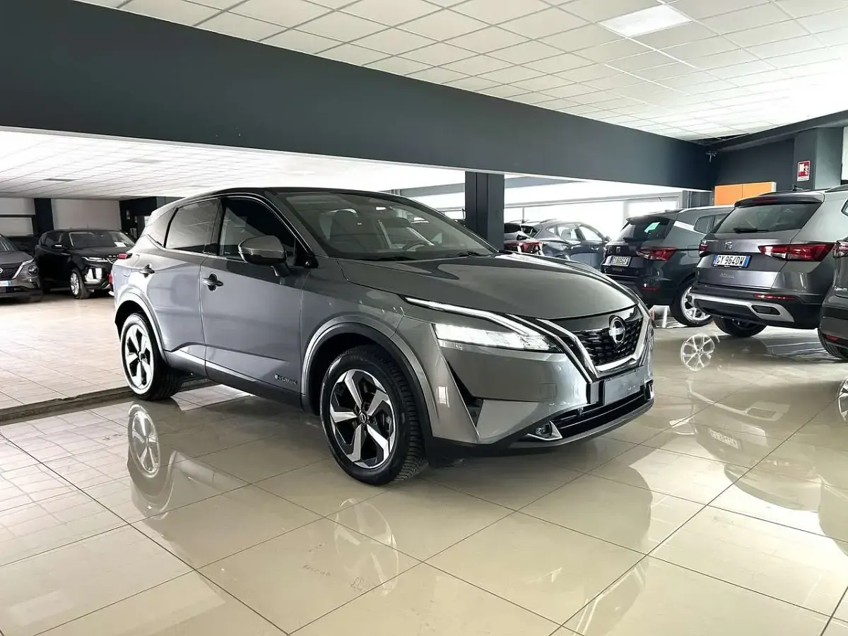 Usata Nissan Qashqai 190 CV (139 kW) 2023 Ceramic grey SUV
