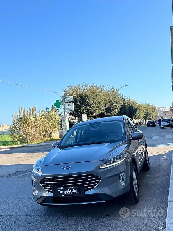 Usata Ford Kuga Titanium 120 CV (88 kW) 2021 Grigio SUV