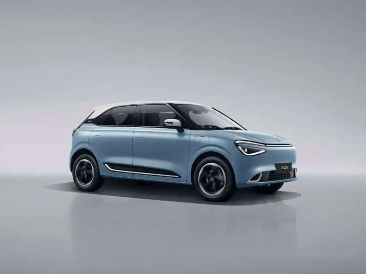 Nuova DongFeng Box 69 kW (95 CV) 2026 Blue&white Utilitaria