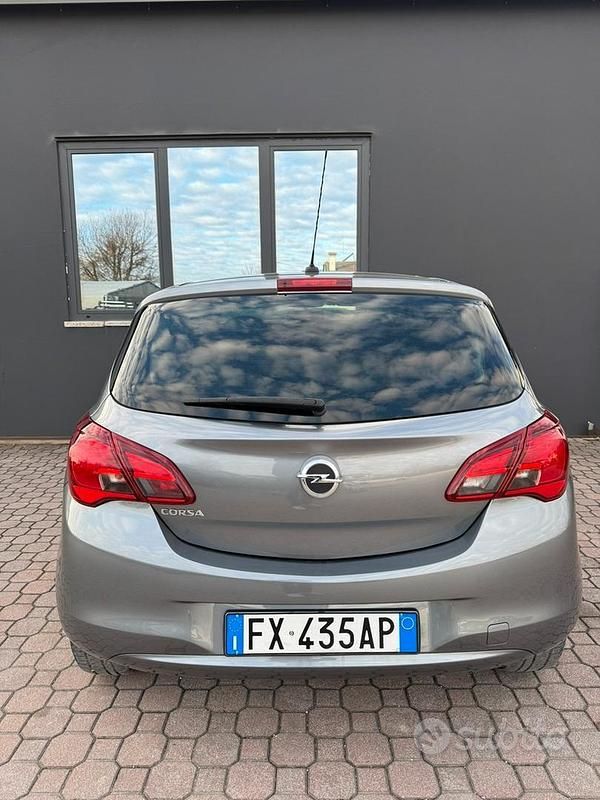 Usado Opel Corsa 71 CV (52 kW) 2019 Gris Berlina