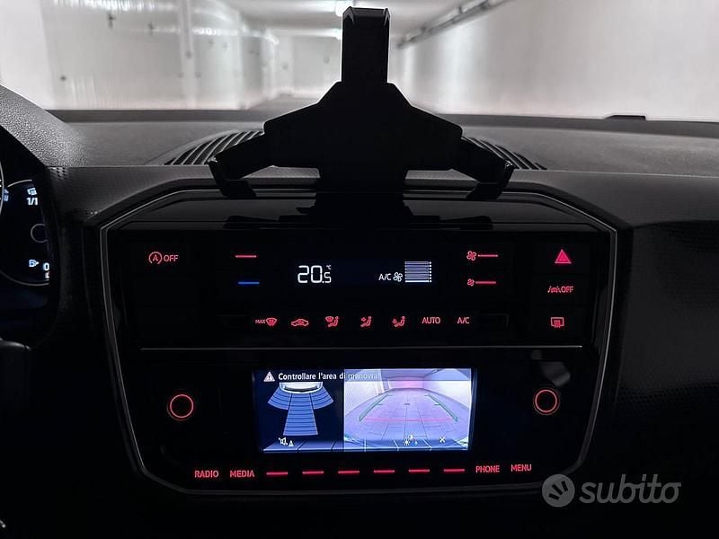 Usata VW up! Move 65 CV (47 kW) 2022 Grigio Utilitaria