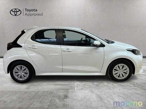 Usata Toyota Yaris Active 111 CV (81 kW) 2023 Bianco Utilitaria
