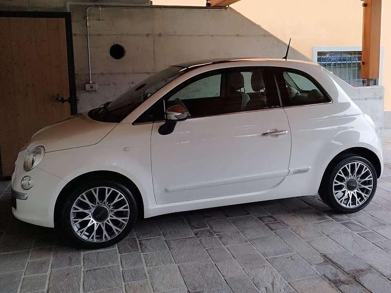 Bianco Usata 2012 Fiat 500 Lounge Tre volumi | 7500 € (Buon prezzo) - Immagine 1/4