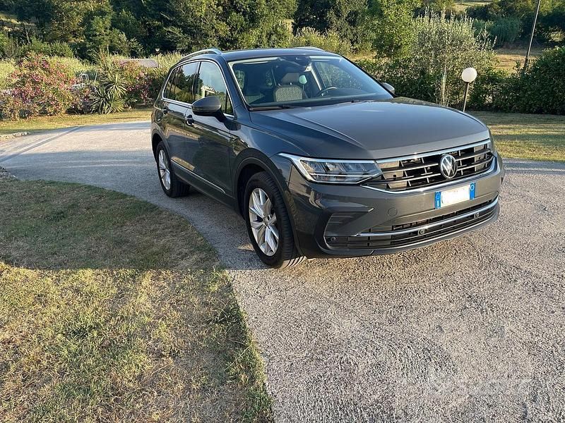 Usata VW Tiguan 150 CV (110 kW) 2022 Grigio SUV
