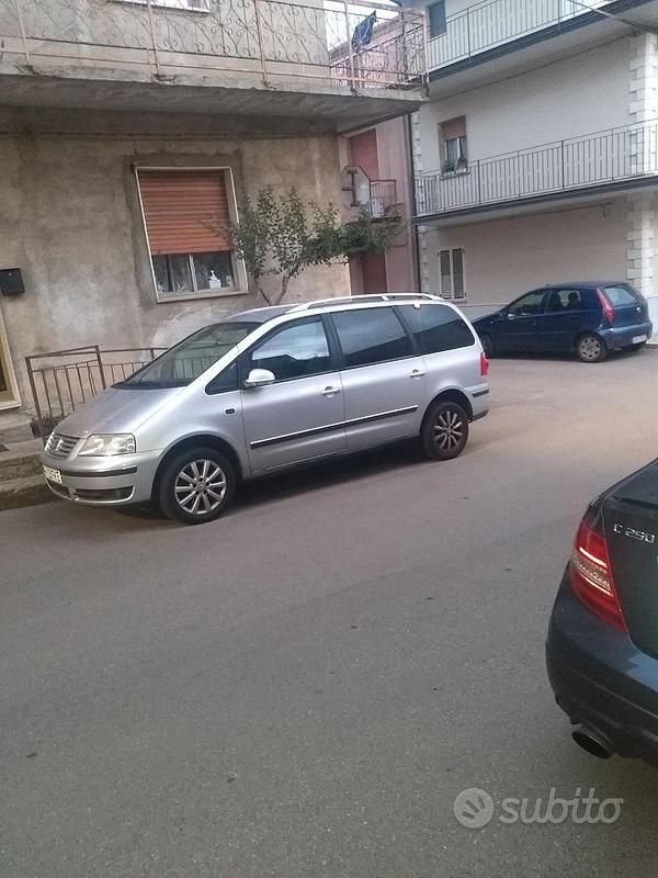 Grigio Usata 2005 VW Sharan Monovolume | 2850 € - Immagine 1/4