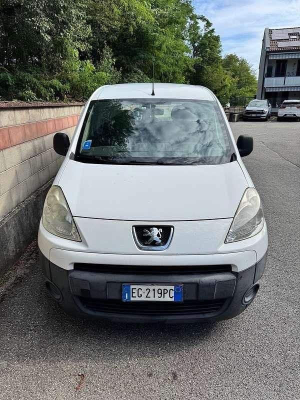 Bianco Usata 2011 Peugeot TePee Access Furgone | 5500 € (Buon prezzo) - Immagine 1/4