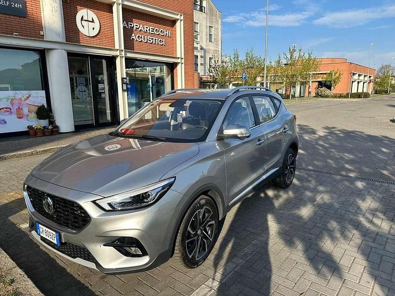 Usata MG ZS Luxury 106 CV (77 kW) 2023 Argento SUV