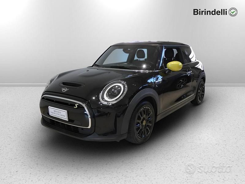 Midnight black metallizzato Usata 2021 Mini Cooper SE Utilitaria | 17.500 € (Cara) - Immagine 1/3