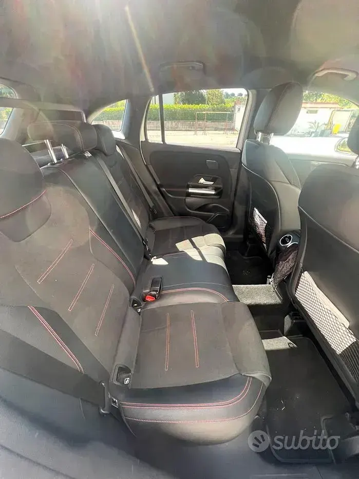 Usata Mercedes GLA180 Premium 116 CV (85 kW) 2023 Bianco SUV