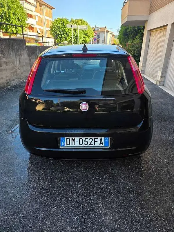 Usata Fiat Grande Punto Active 65 CV (47 kW) 2007 Nero Utilitaria