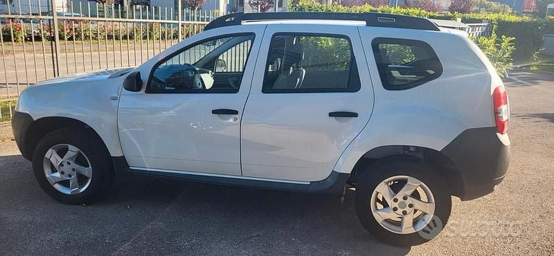 Usata Dacia Duster Lauréate 110 CV (80 kW) 2014 Bianco SUV