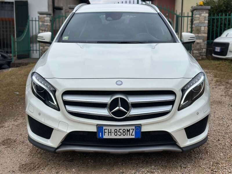 Usata Mercedes GLA200 Premium 136 CV (100 kW) 2017 Bianco SUV