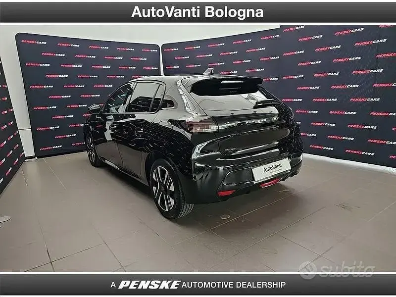 Usata Peugeot 208 Allure 101 CV (74 kW) 2024 Nero Utilitaria