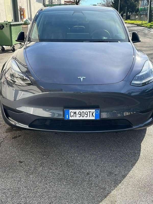 Usata Tesla Model Y RWD 220 kW (300 CV) 2023 Grigio SUV