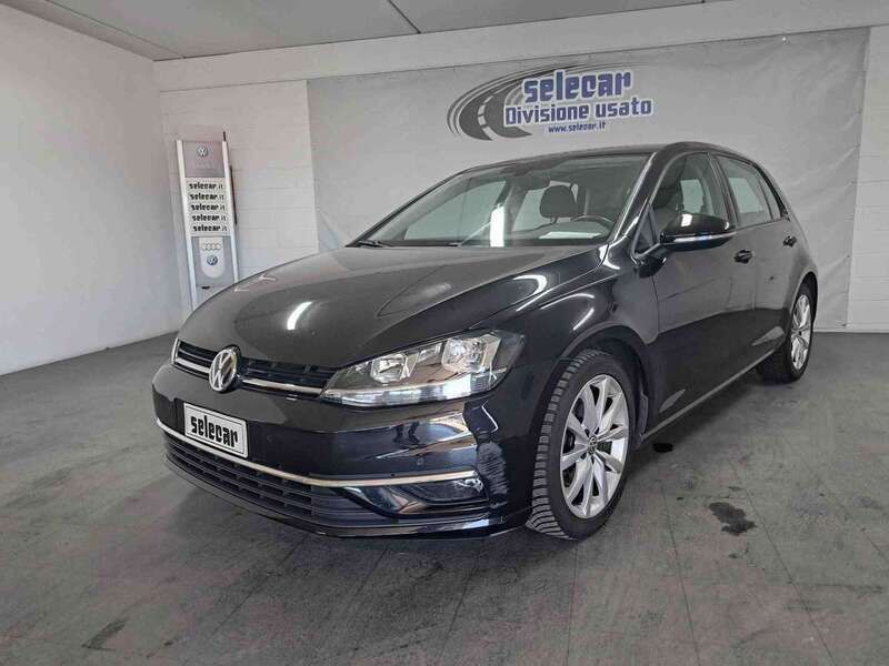 Nero Usata 2017 VW Golf Executive Tre volumi | 17.000 € - Immagine 1/4