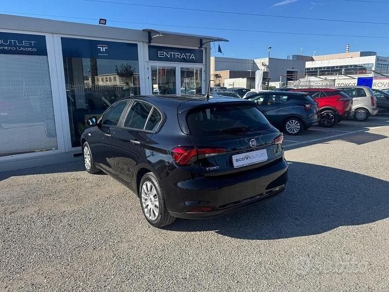 Usata Fiat Tipo 131 CV (96 kW) 2024 Nero cinema Utilitaria
