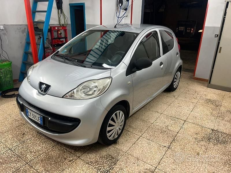 Usata Peugeot 107 68 CV (50 kW) 2007 Utilitaria