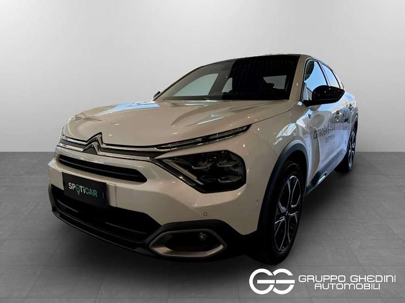 Usata Citroën e-C4 Shine 100 kW (136 CV) 2023 Pearl white SUV
