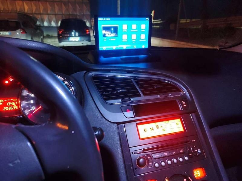 Usata Peugeot 5008 111 CV (81 kW) 2011 Blu/azzurro Monovolume