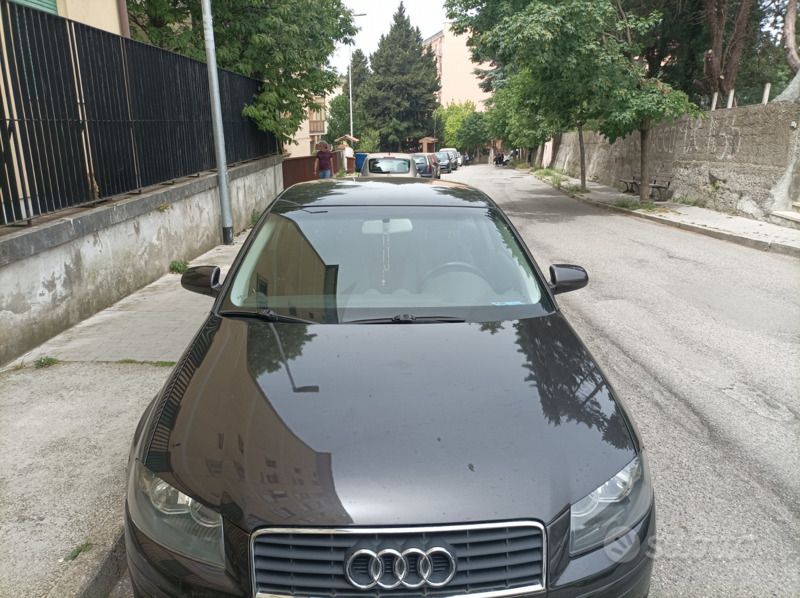 Usata 2004 Audi A3 Coupé | 2300 € (Buon prezzo) - Immagine 1/4