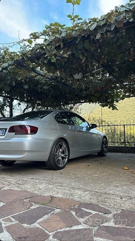Usata BMW 320 220 CV (161 kW) 2007 Grigio Coupé