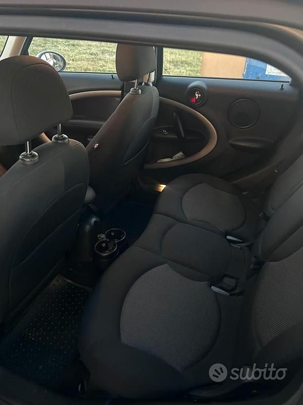 Usata Mini One D Countryman Business 90 CV (66 kW) 2015 Grigio SUV