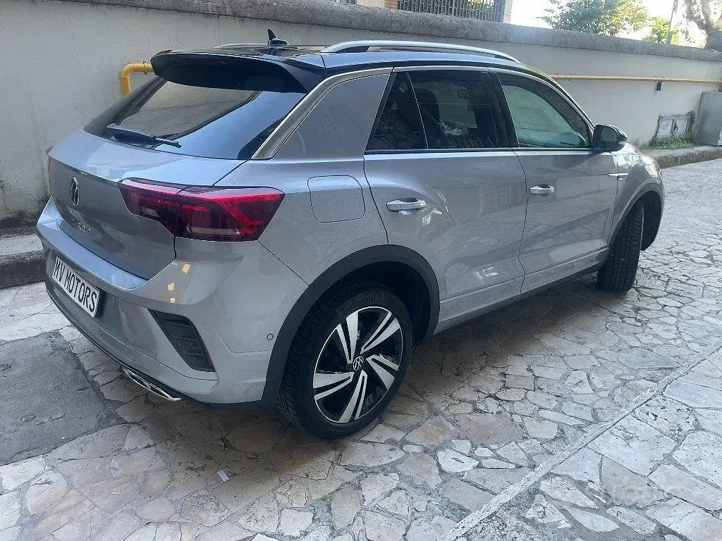 Usata VW T-Roc R-line 150 CV (110 kW) 2023 Grigio SUV