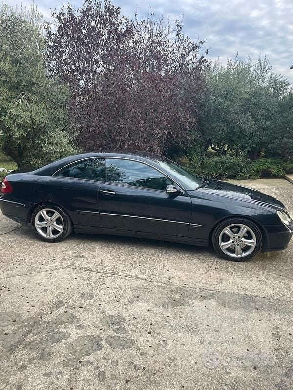 Usata Mercedes CLK270 Avantgarde 170 CV (125 kW) 2006 Blu Coupé