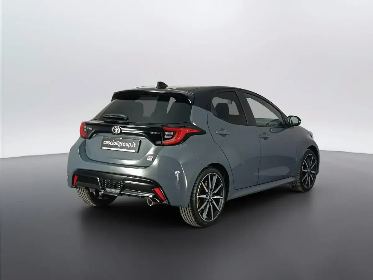 Nuova Toyota Yaris Sport 92 CV (67 kW) 2025 Grigio Utilitaria