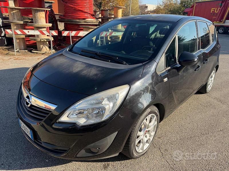 Usata Opel Meriva Cosmo 95 CV (69 kW) 2011 Nero Monovolume