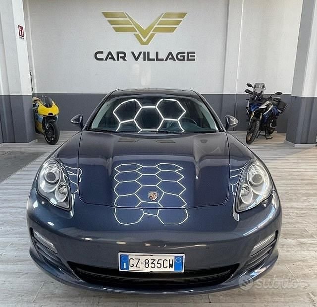 Blu Usata 2012 Porsche Panamera Tre volumi | 25.000 € (Ottimo prezzo) - Immagine 1/4
