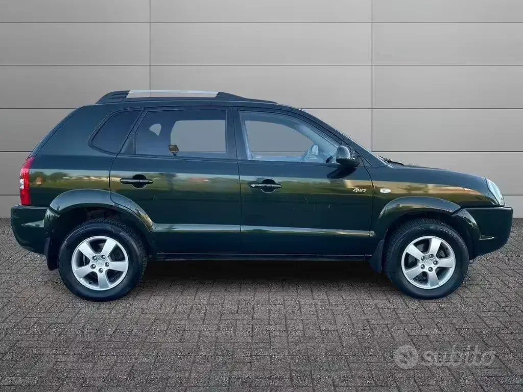 Second-hand Hyundai Tucson Dynamiq 111 CP (81 kW) 2004 Verde SUV
