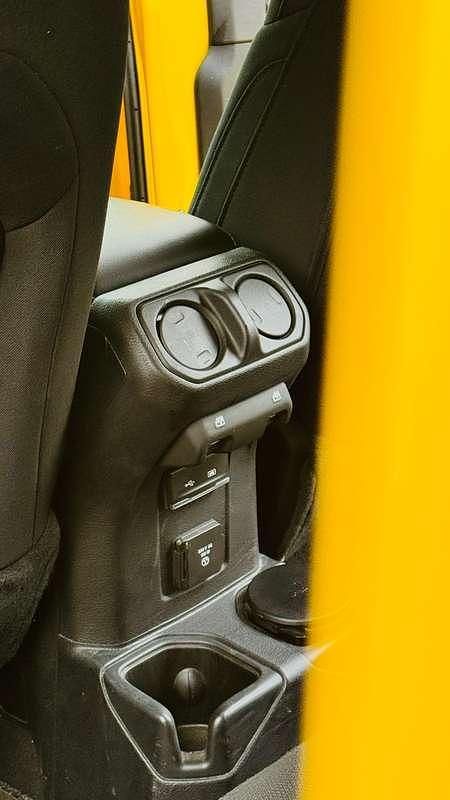 Usata Jeep Wrangler Unlimited Sahara 200 CV (147 kW) 2020 Giallo SUV