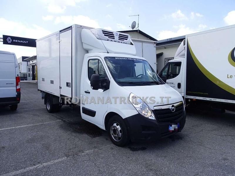Bianco pastello Usata 2016 Opel Movano Furgone | 15.500 € (Molto cara) - Immagine 1/4