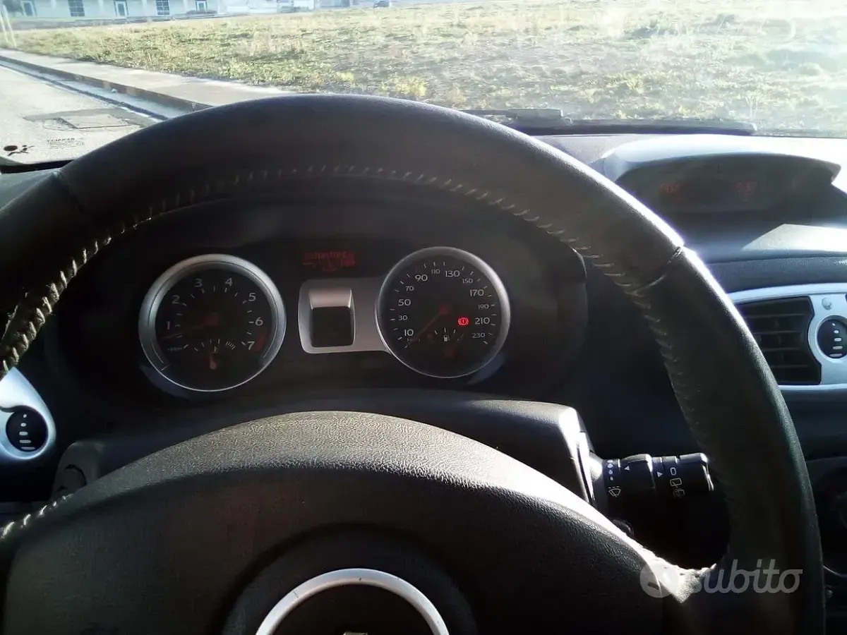Usata Renault Clio Rip Curl 75 CV (55 kW) 2009 Grigio Station wagon
