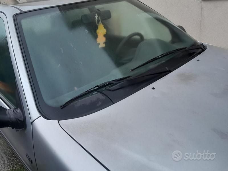 Usata Peugeot 106 1992 Utilitaria