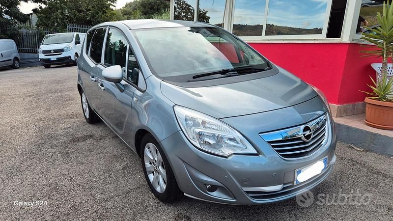 Usata Opel Meriva Cosmo 110 CV (80 kW) 2011 Grigio Monovolume