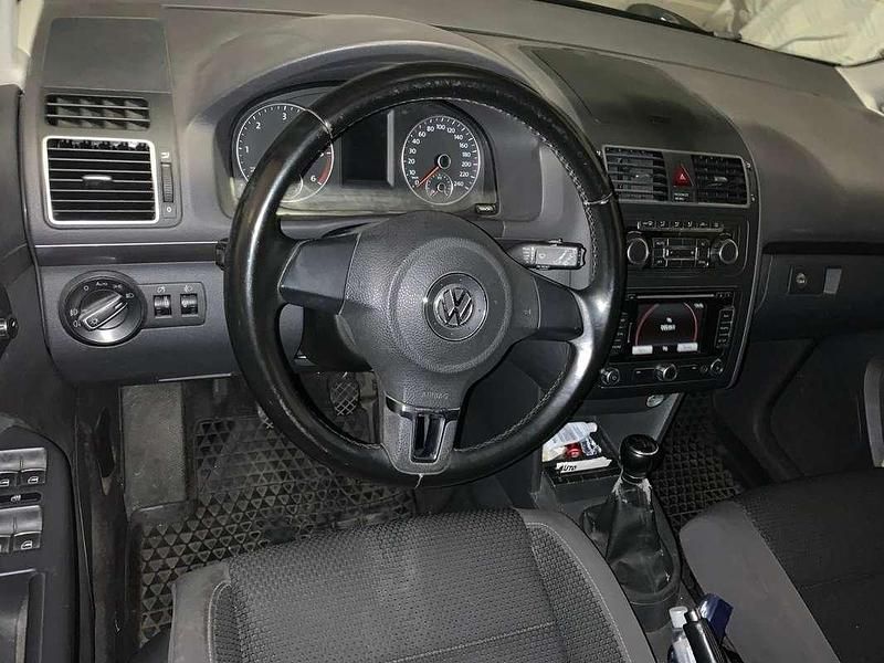 Usata VW Touran Trendline 105 CV (77 kW) 2011 Nero Monovolume