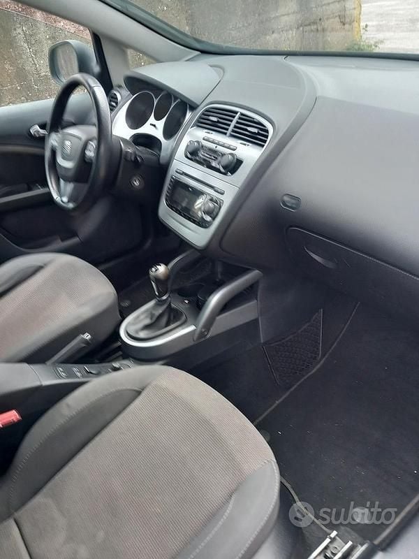 Usata Seat Altea 105 CV (77 kW) 2010 Grigio Berlina