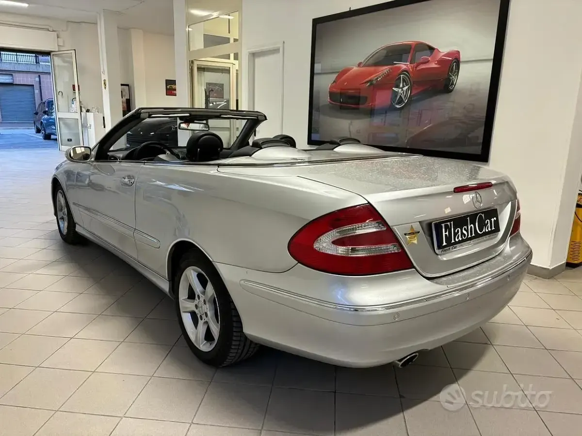 Usata Mercedes CLK200 163 CV (119 kW) 2003 Grigio Cabrio