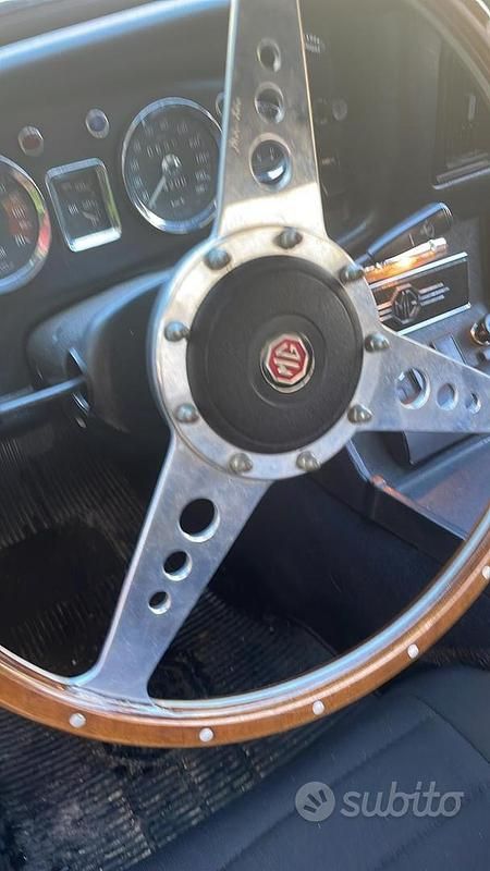 Usata MG B 2018 Rosso Cabrio